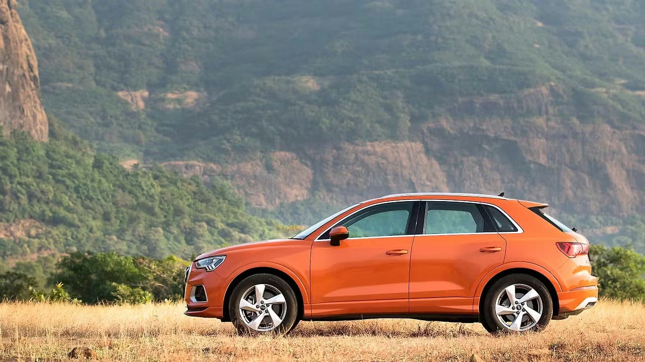 Audi Q3 Left Side View