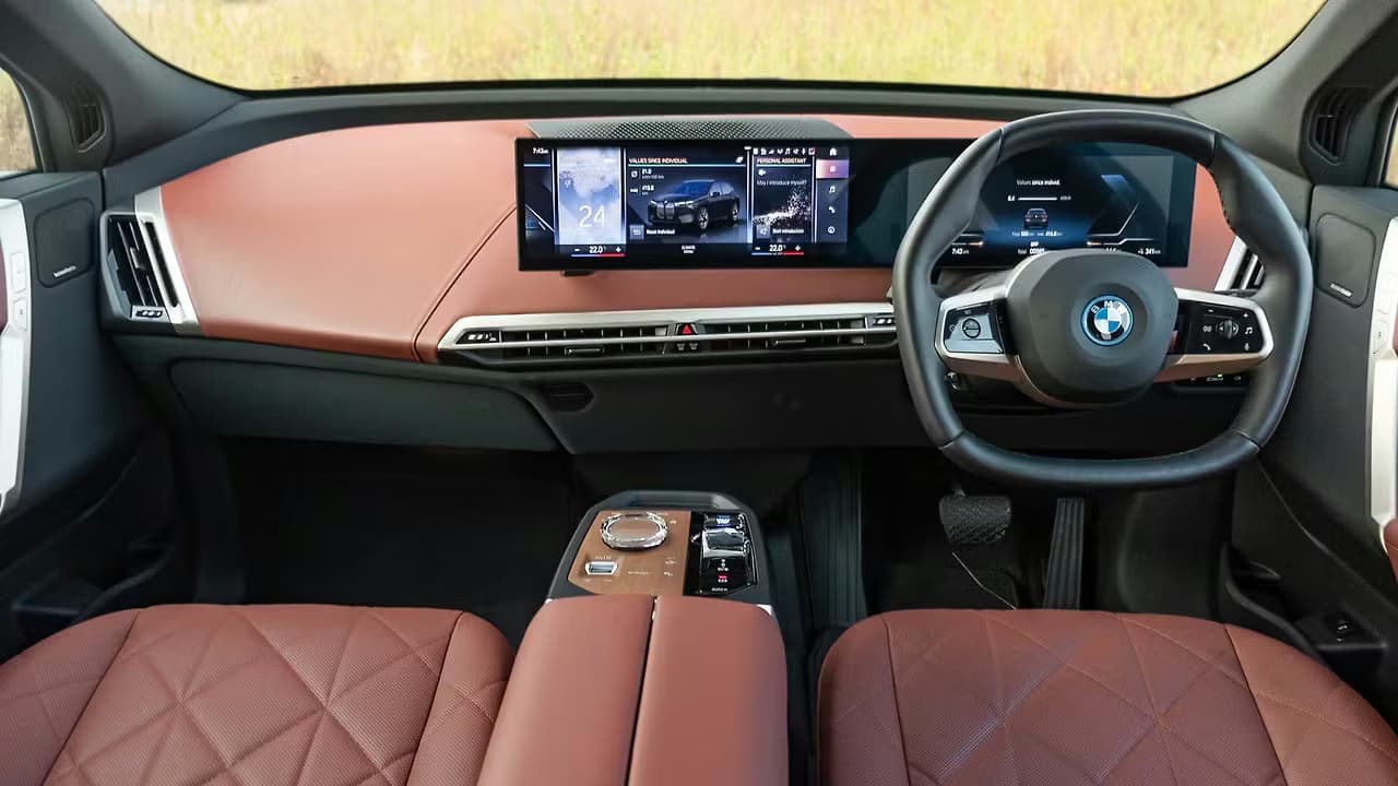 BMW iX Dashboard