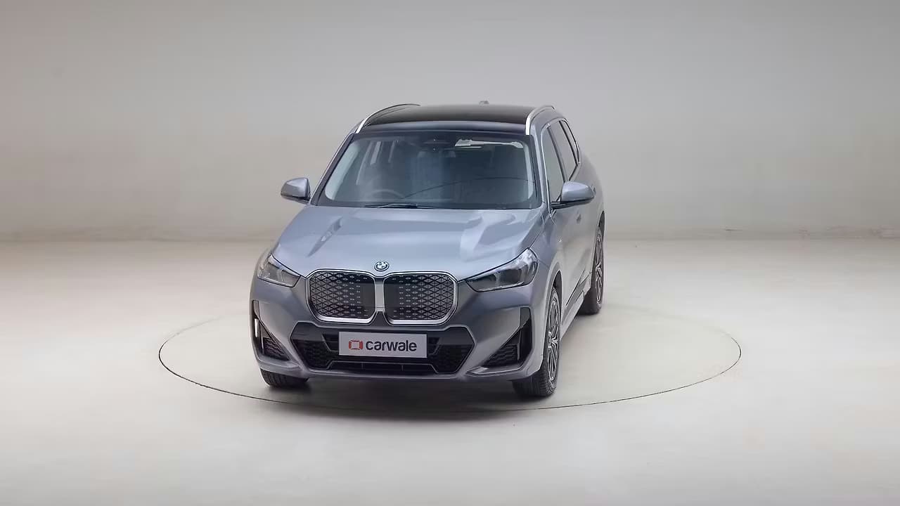 BMW iX1 LWB 360 frame 3