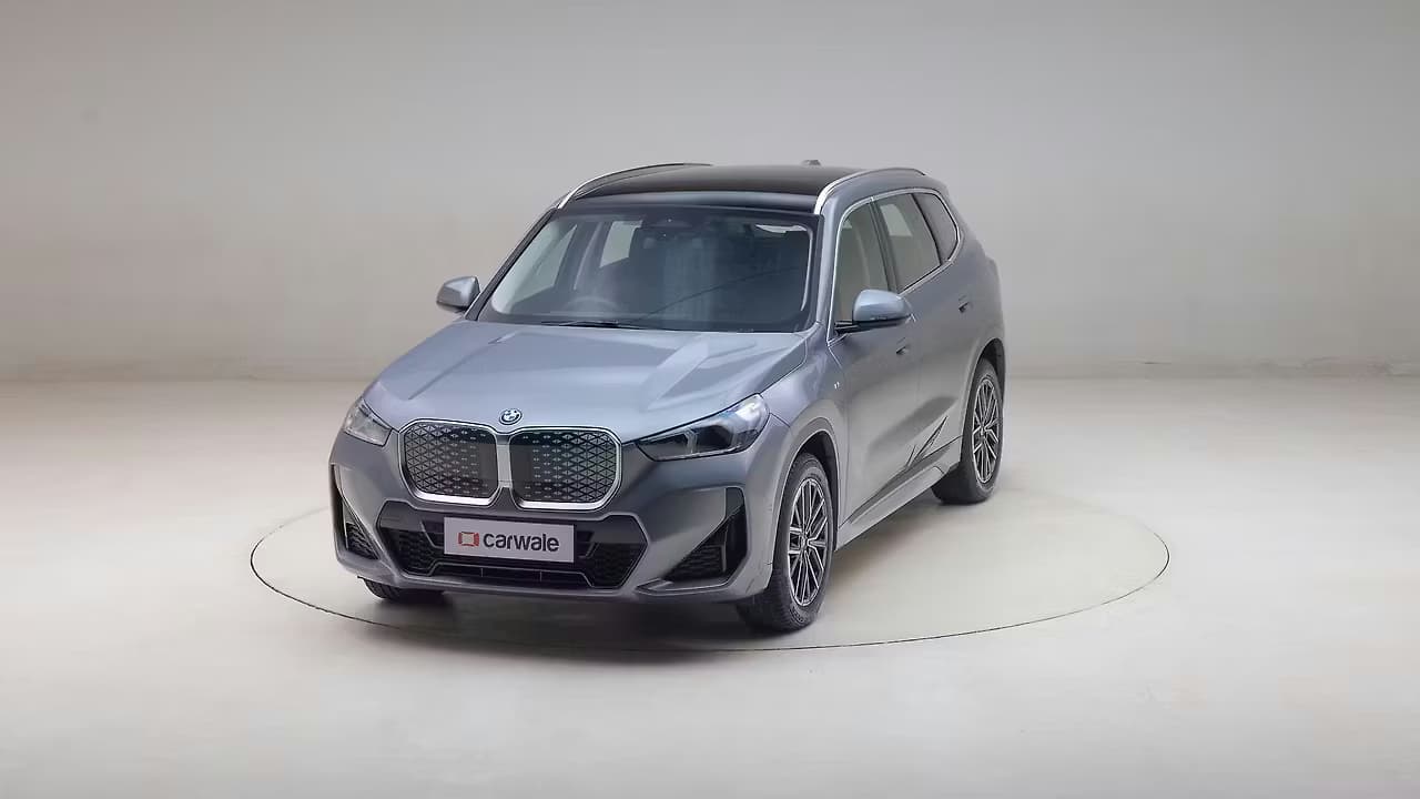 BMW iX1 LWB 360 frame 5