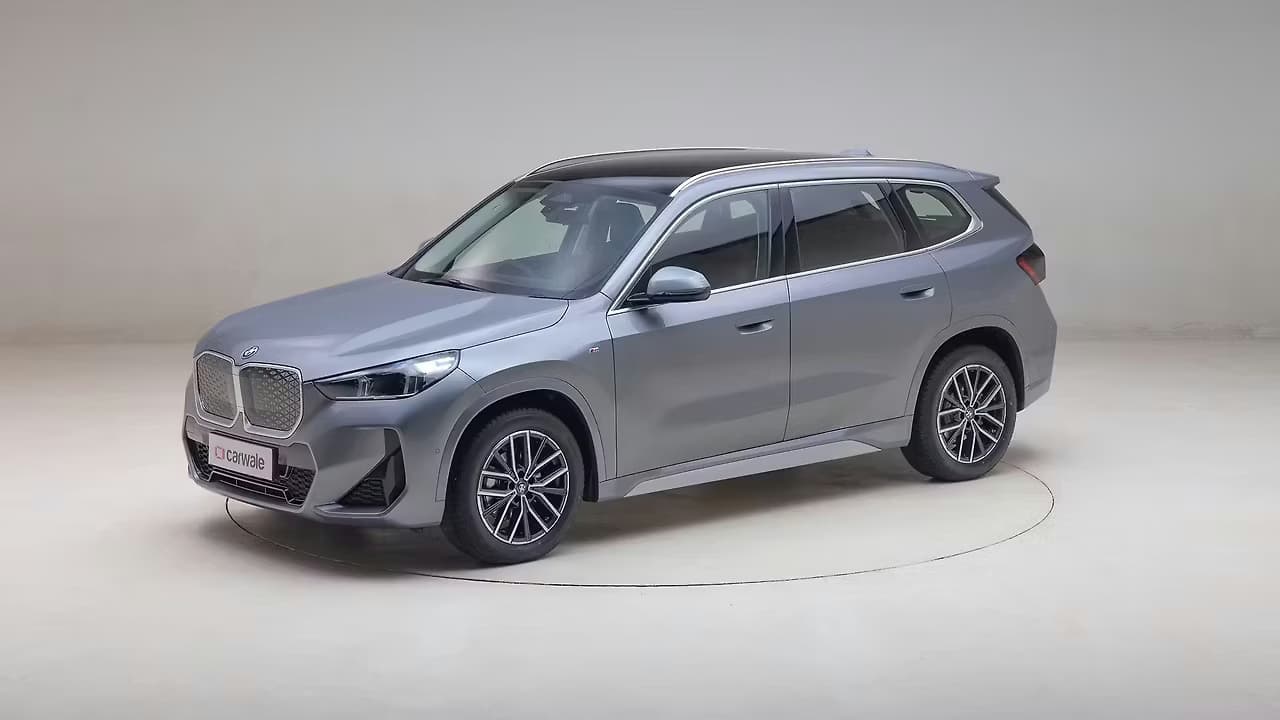 BMW iX1 LWB 360 frame 11