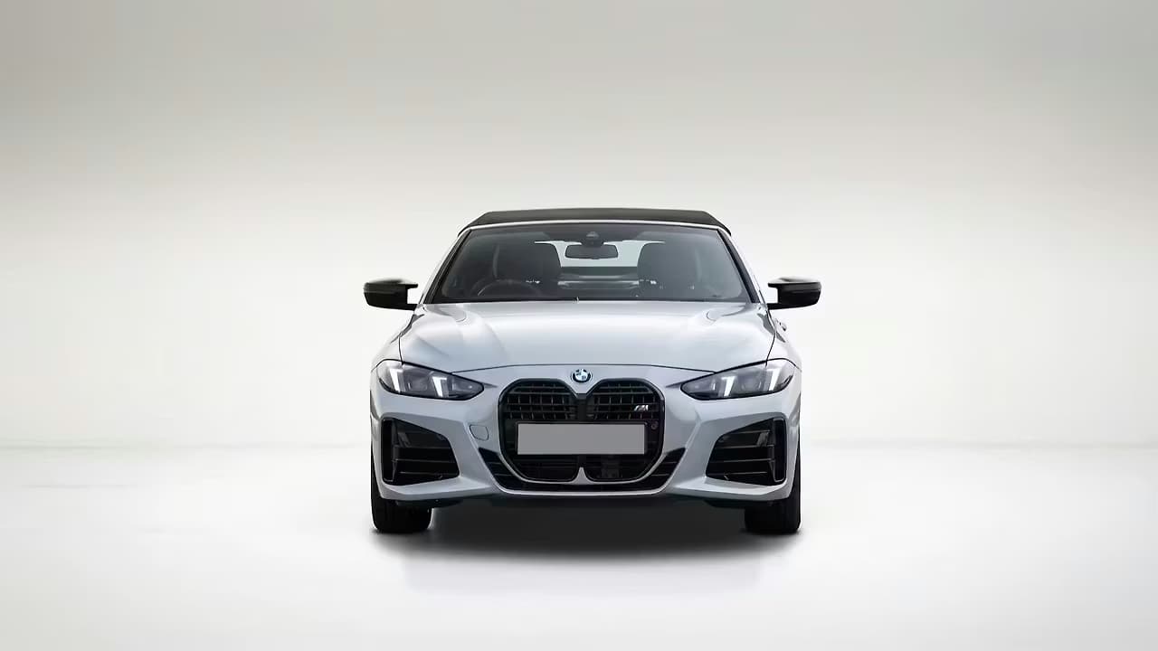 BMW M440i 360 frame 3