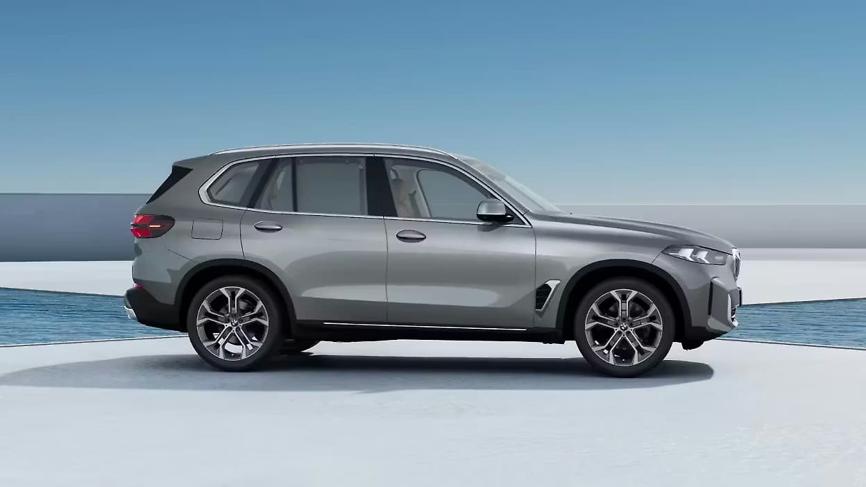 BMW X5 Right Side View