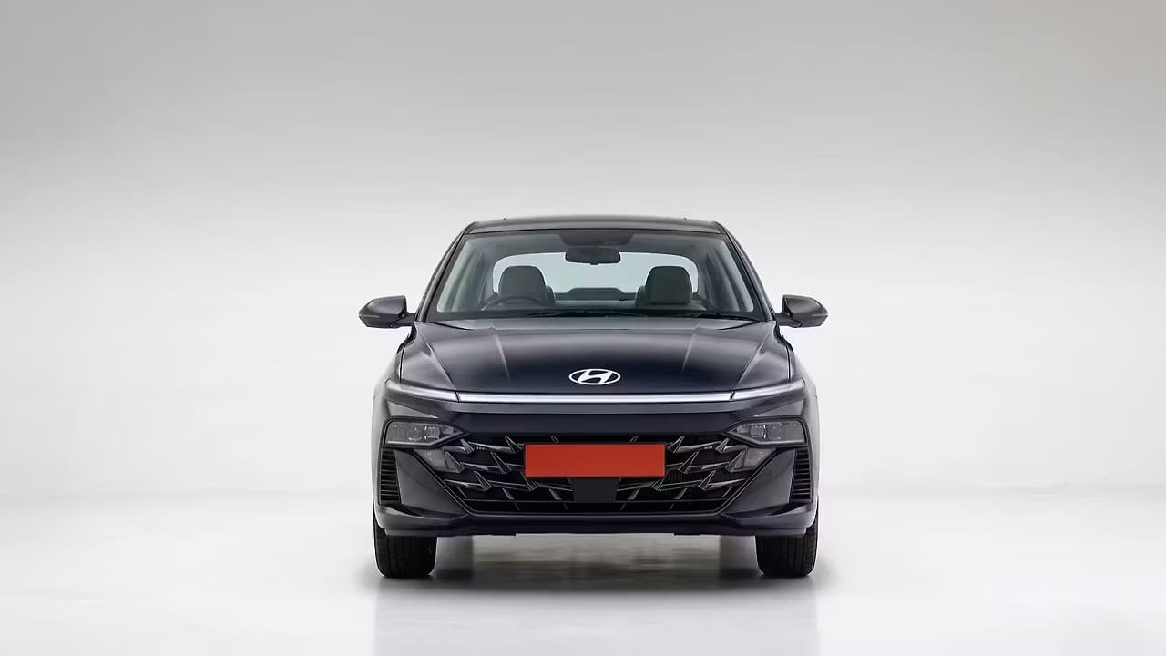 Hyundai Verna 360 frame 1