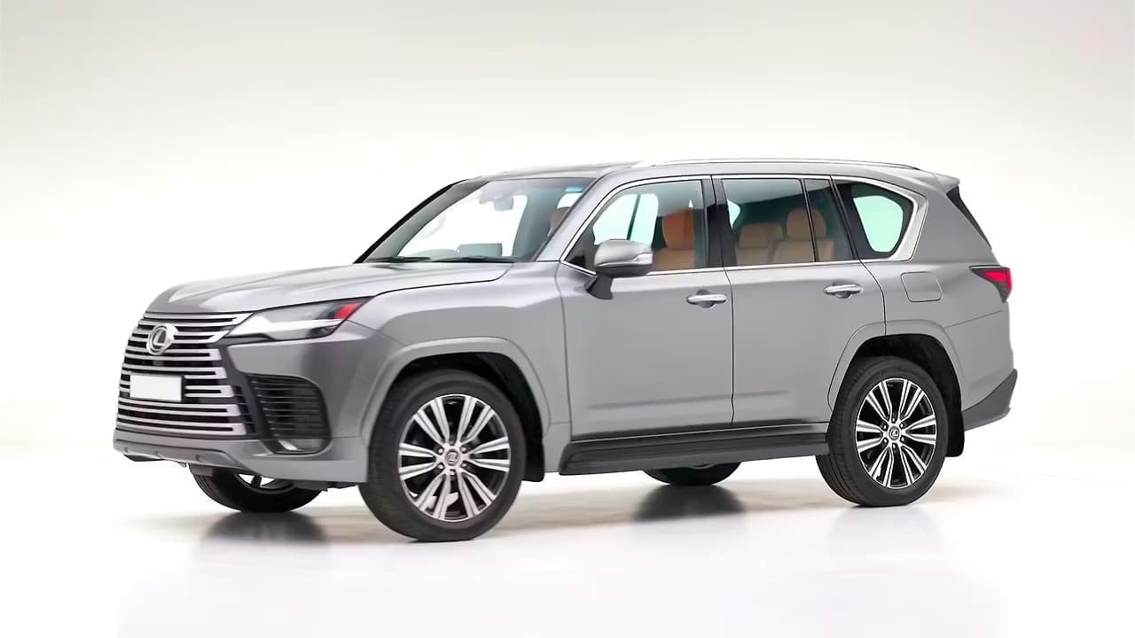 Lexus LX 360 frame 11