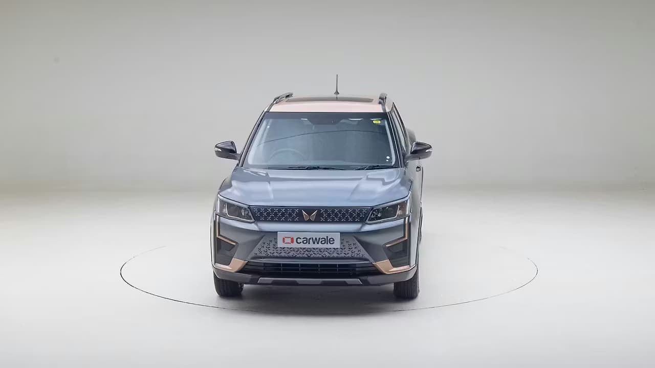 Mahindra XUV400 360 frame 2
