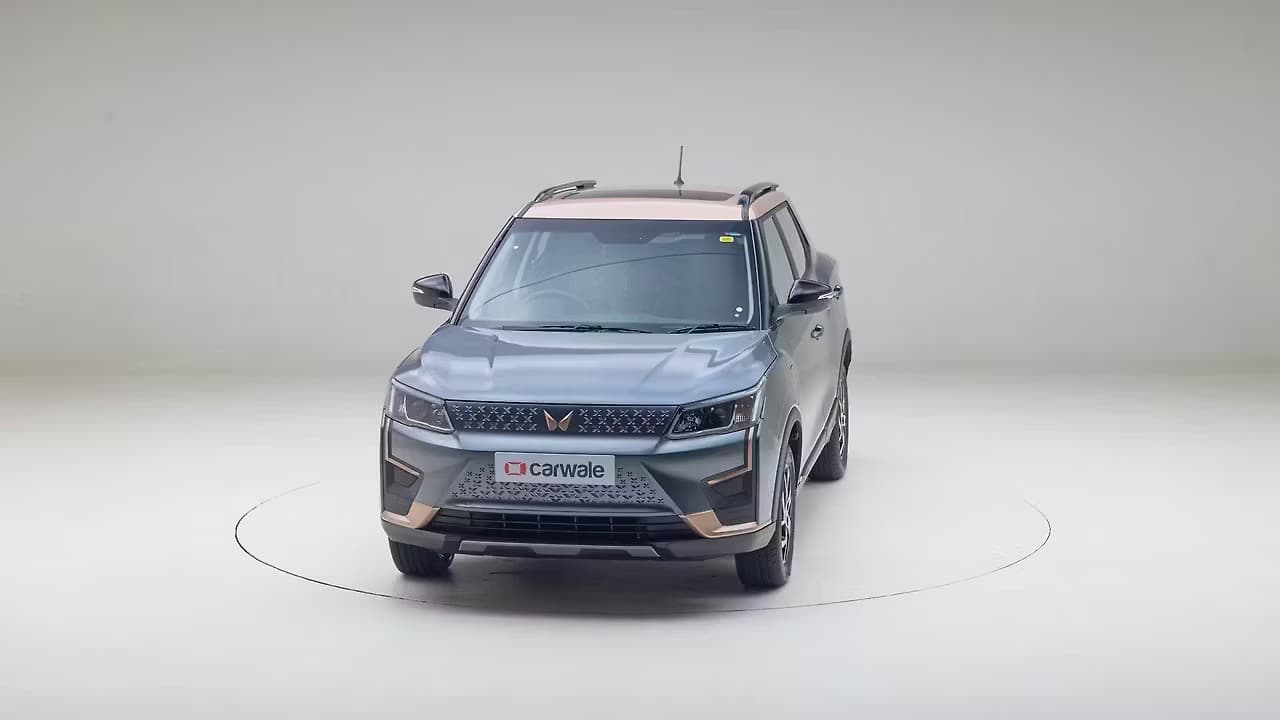 Mahindra XUV400 360 frame 3
