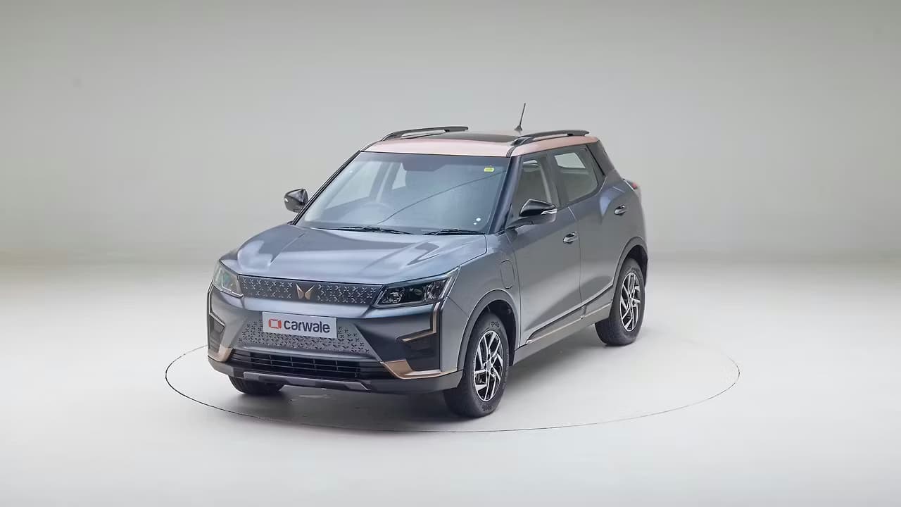 Mahindra XUV400 360 frame 6