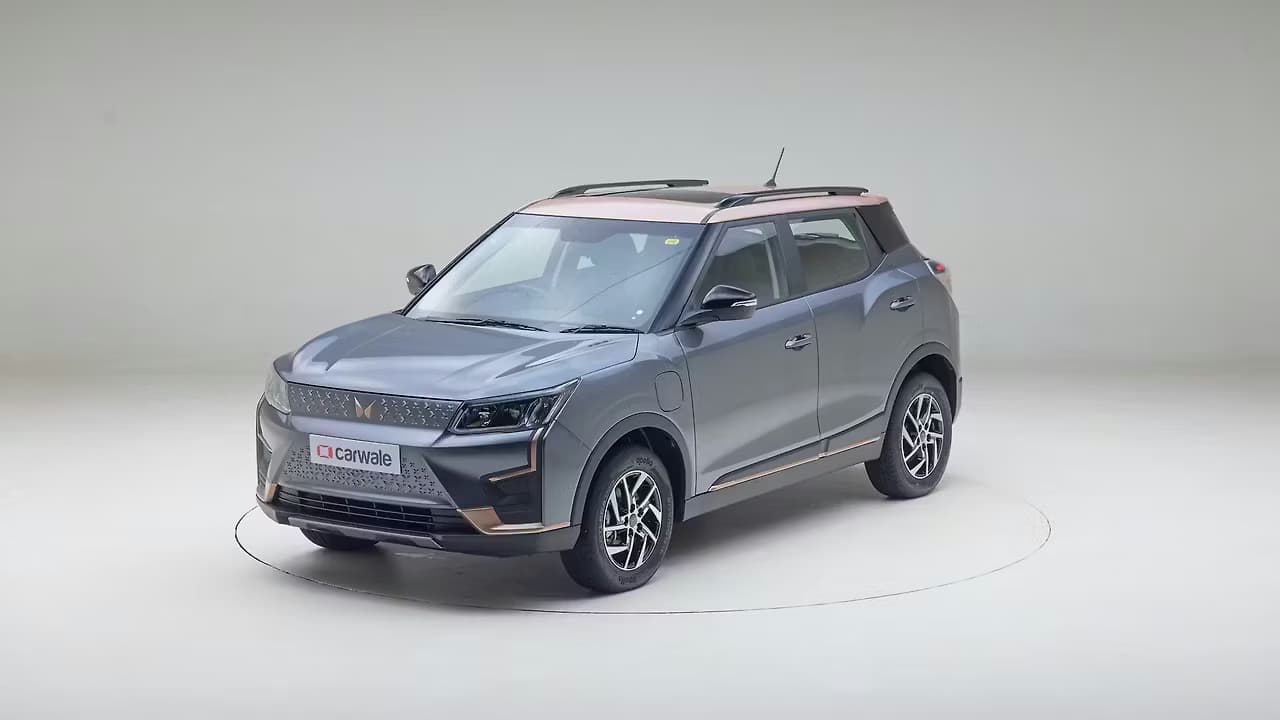 Mahindra XUV400 360 frame 8