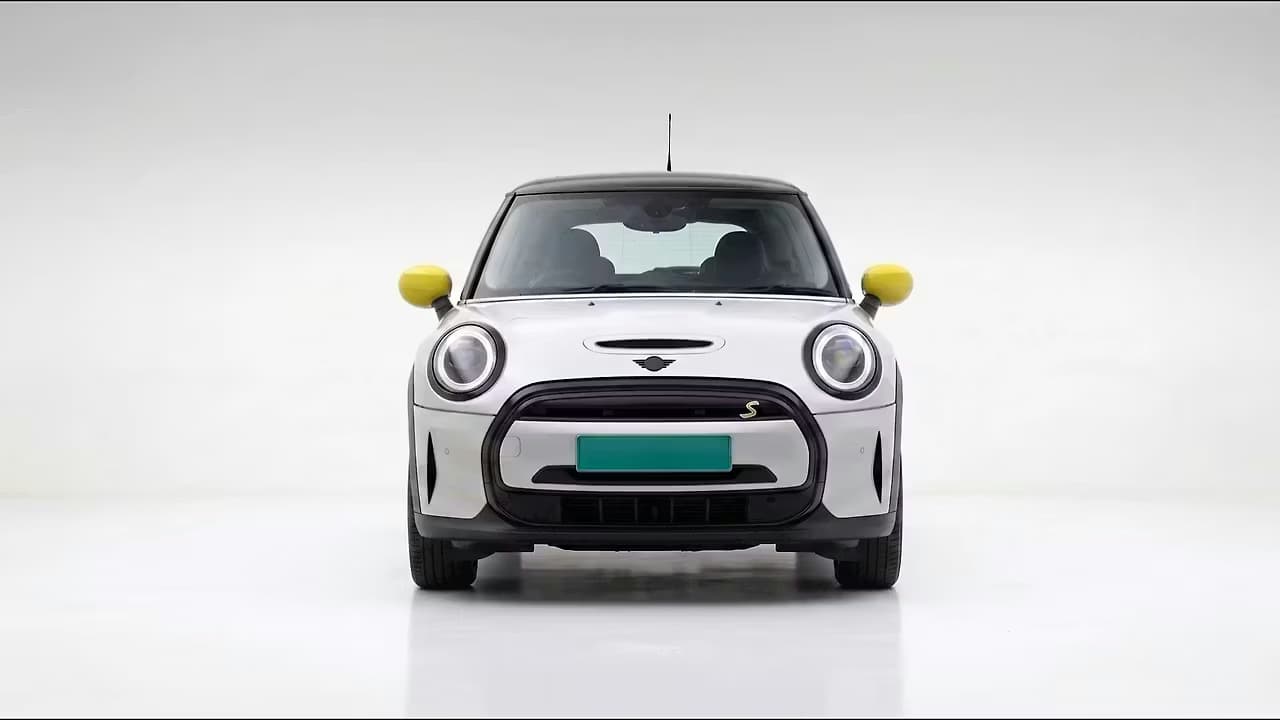 Mini Cooper SE 360 frame 1