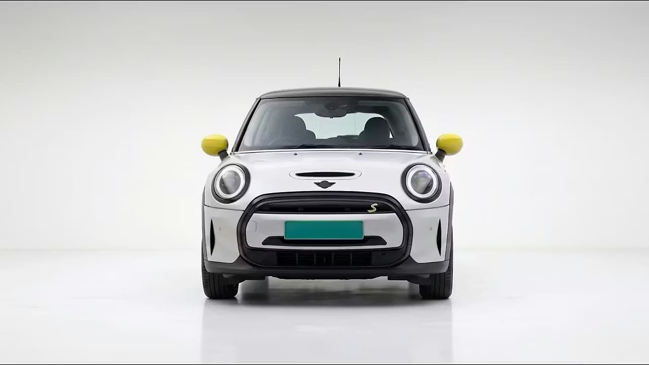 Mini Cooper SE 360 frame 2