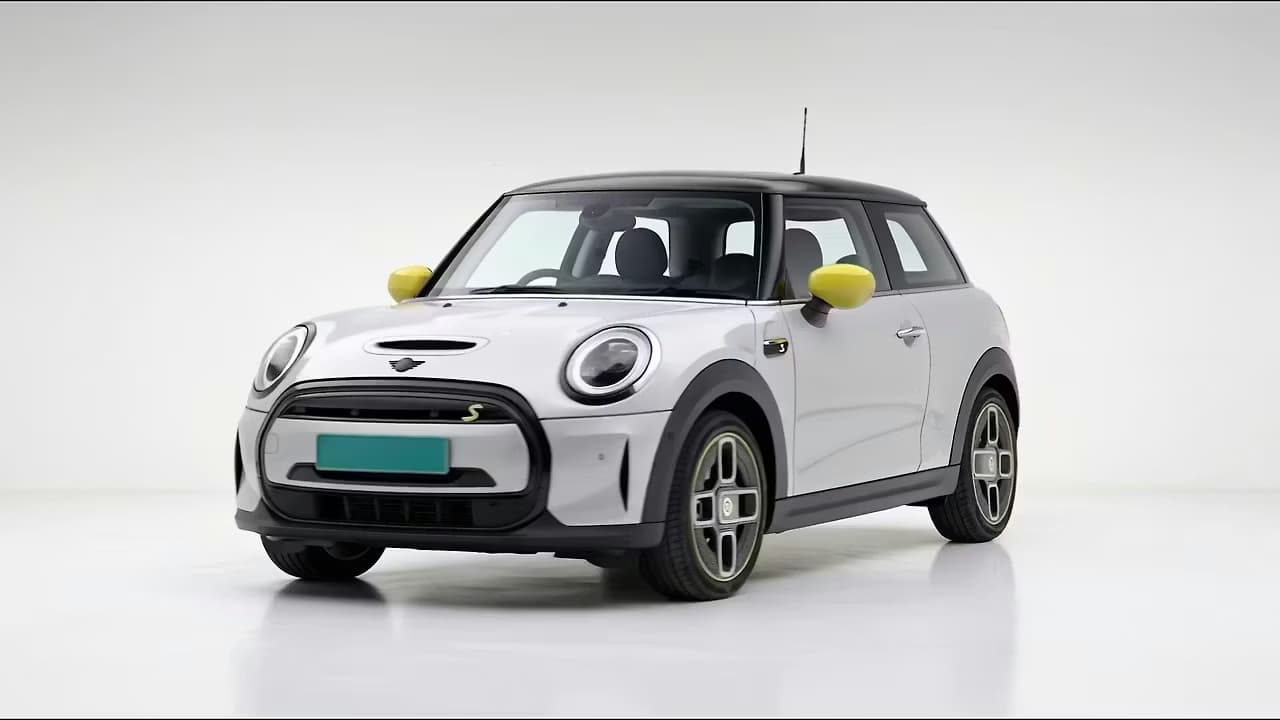 Mini Cooper SE 360 frame 6