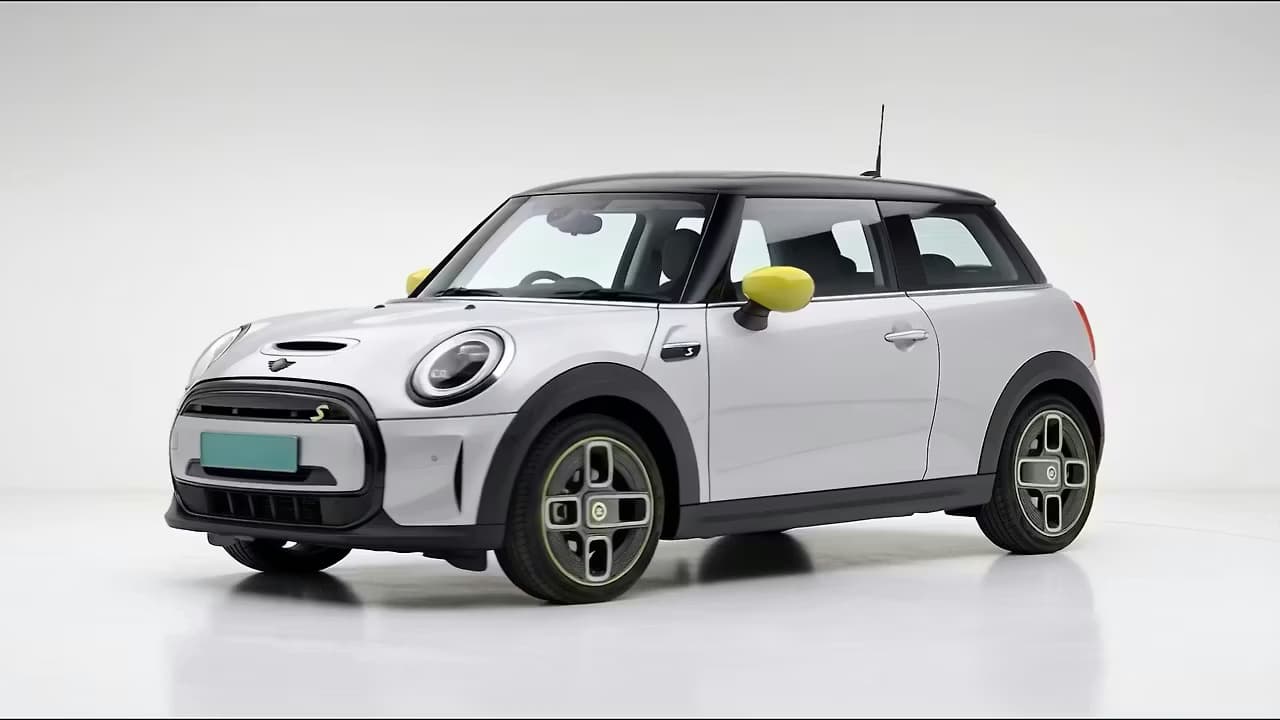 Mini Cooper SE 360 frame 8