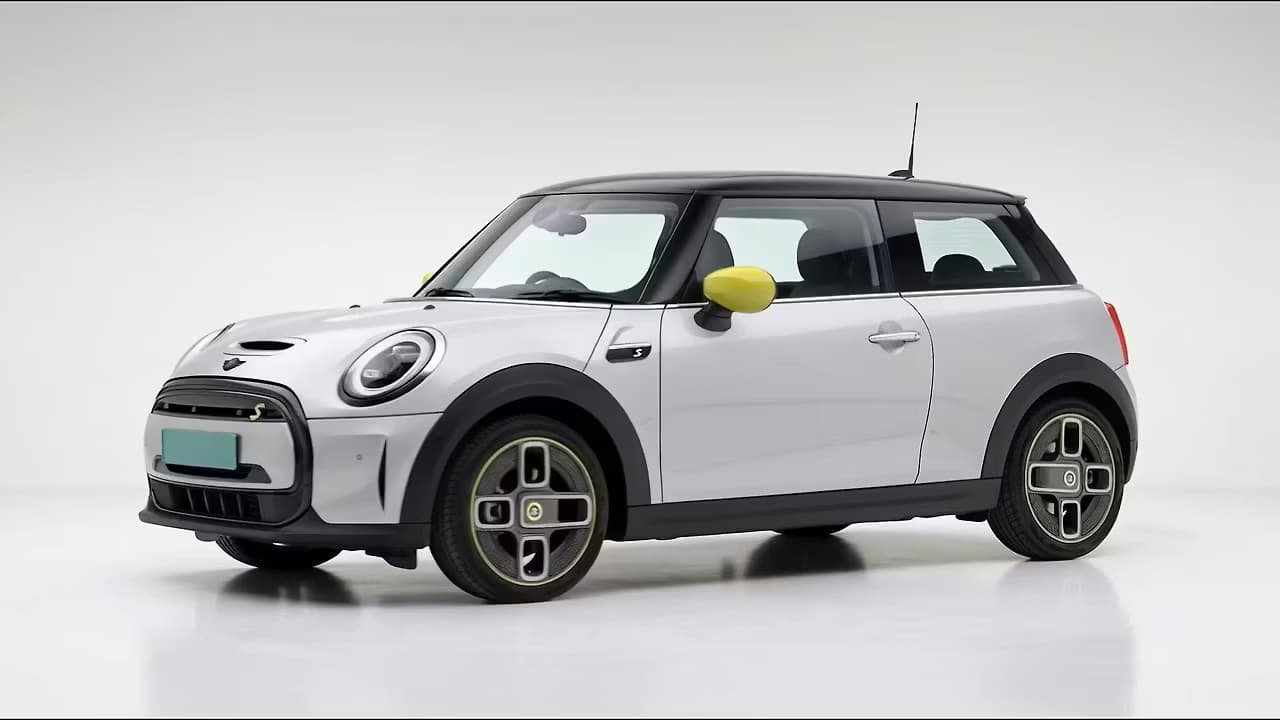 Mini Cooper SE 360 frame 9