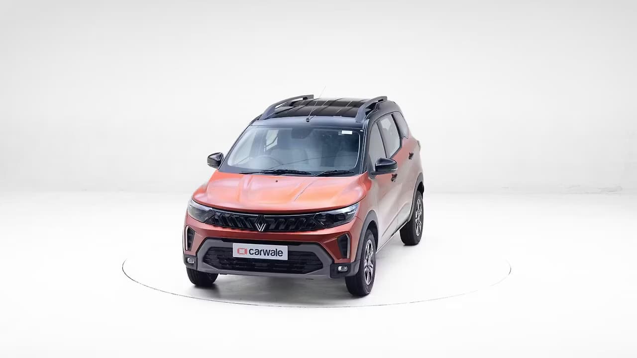 Renault Triber 360 frame 4