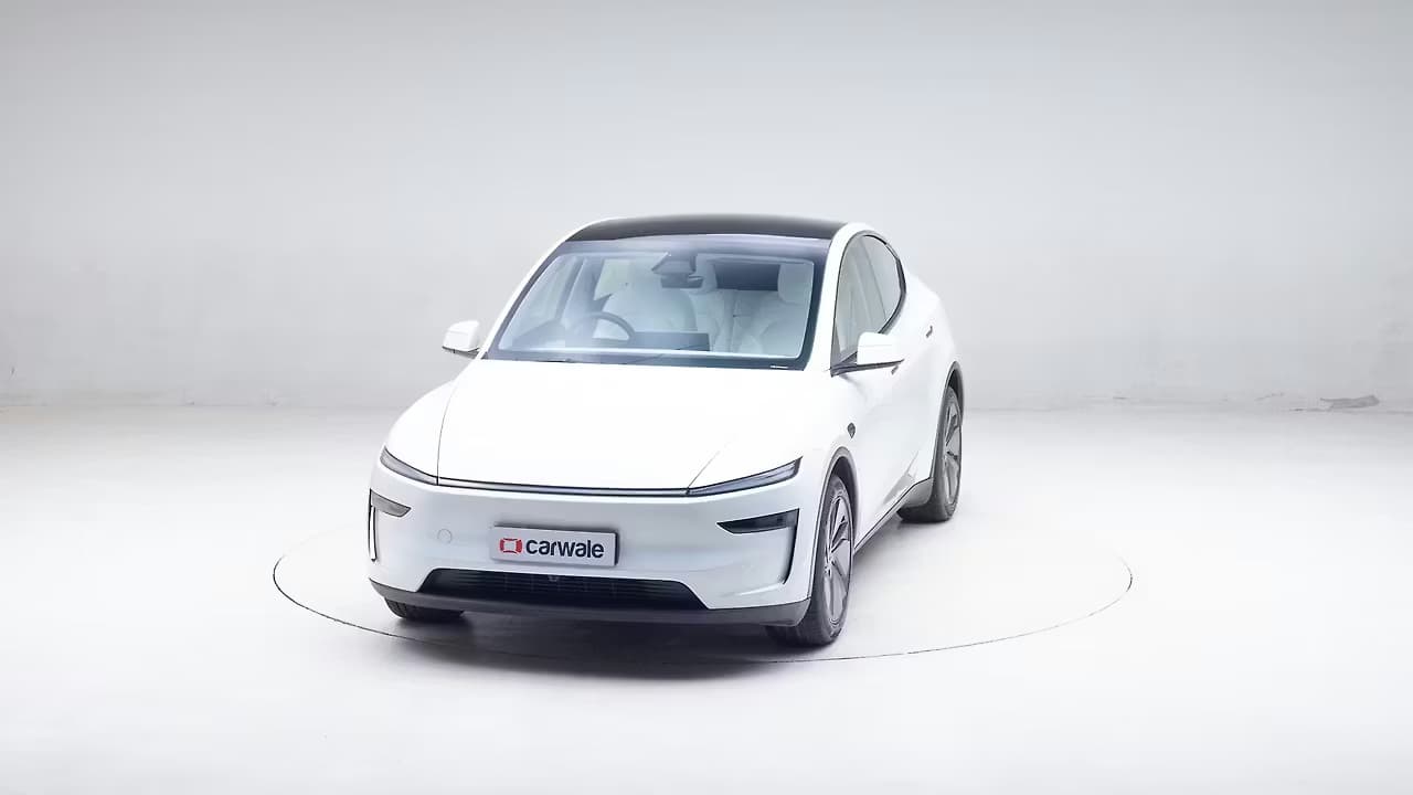 Tesla Model Y 360 frame 4