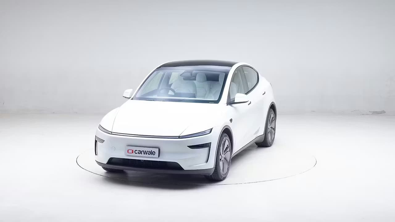 Tesla Model Y 360 frame 5
