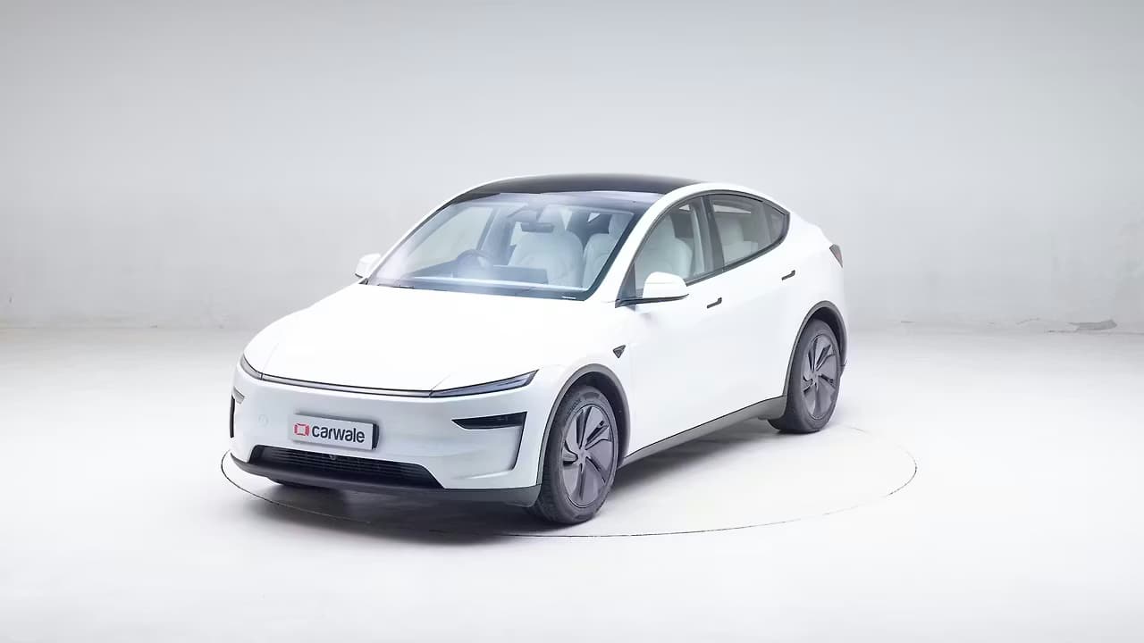 Tesla Model Y 360 frame 7