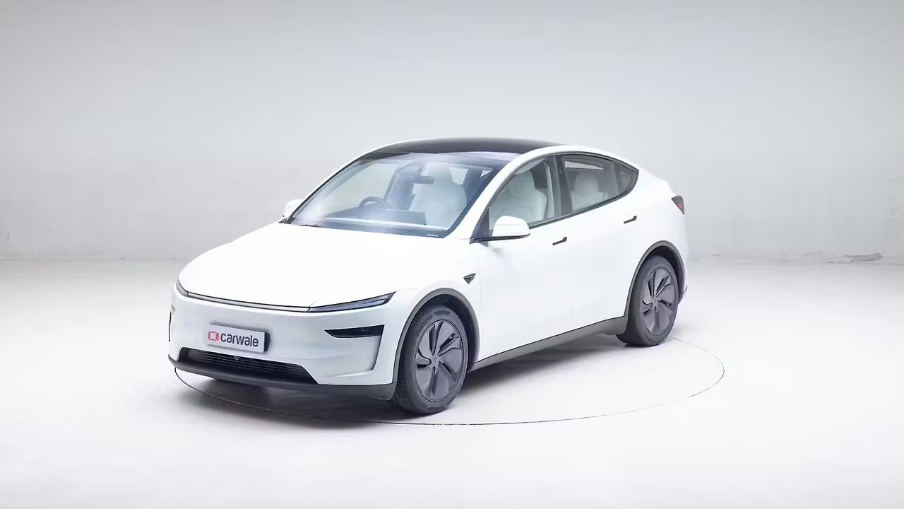 Tesla Model Y 360 frame 8