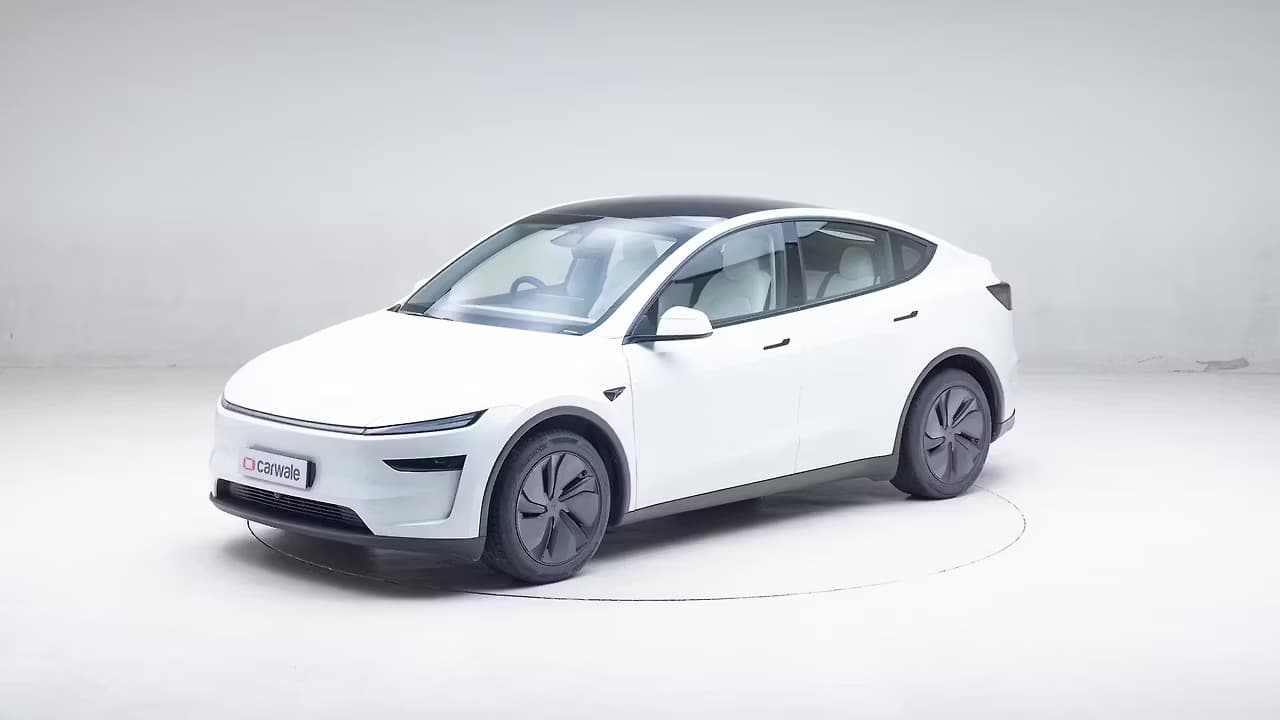 Tesla Model Y 360 frame 10