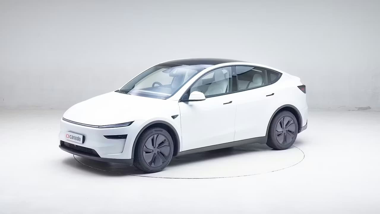 Tesla Model Y 360 frame 11
