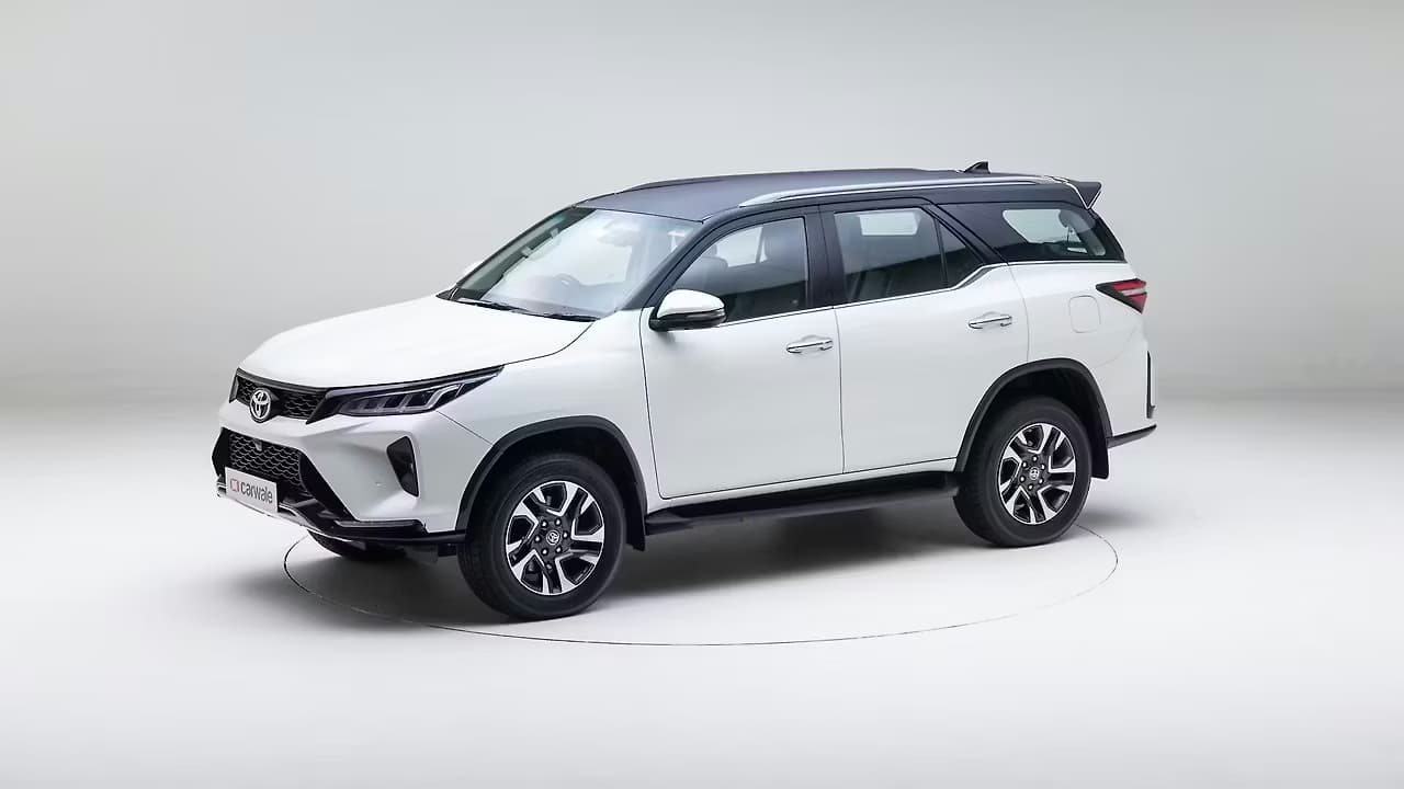 Toyota Fortuner 360 frame 11
