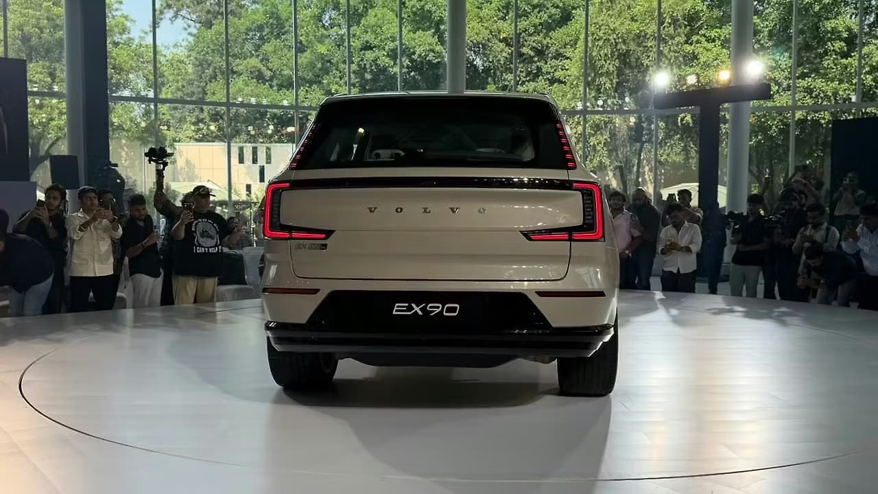 Volvo EX90 Rear View